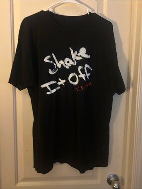 Rare Taylor Swift 1989 T-shirt size extra large